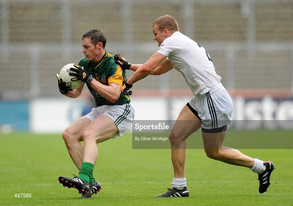 1 August 2010; Stephen Bray, Meath, in action against Peter Kelly, Kildare. GAA Football All-Ireland Senior Championship Quarter-Final, Meath v Kildare, Croke Park, Dublin. Picture credit: Oliver McVeigh / SPORTSFILE