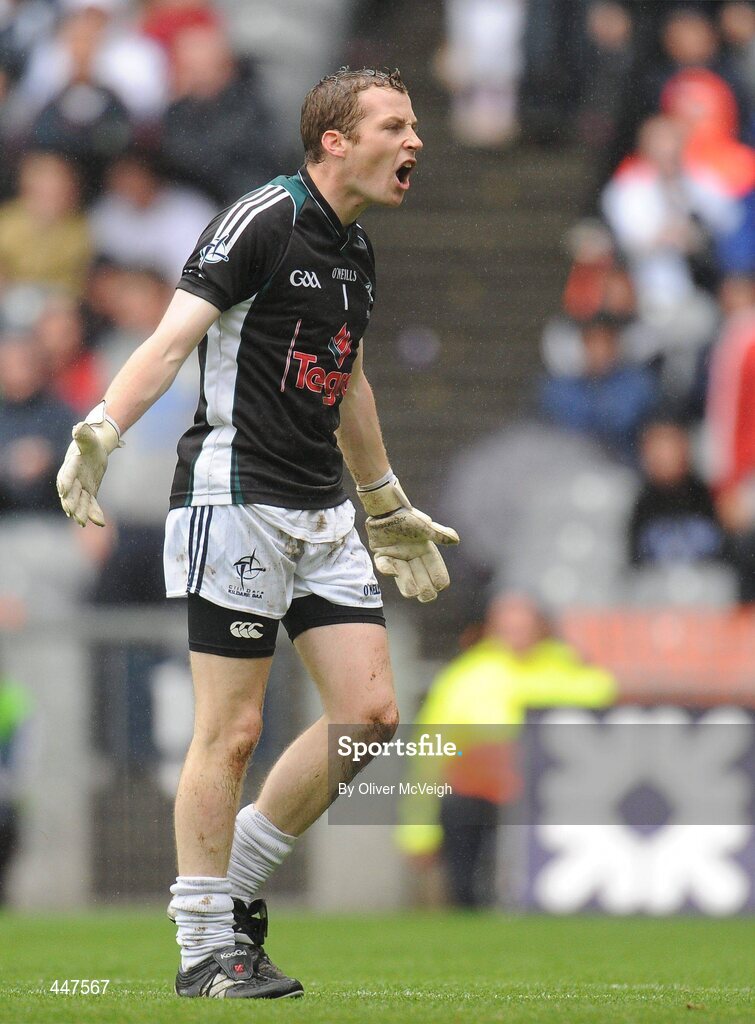 1 August 2010; Kildare goalkeeper Shane McCormack, disputes with the umpires after a goal was awarded following a first half Meath penalty. GAA Football All-Ireland Senior Championship Quarter-Final, Meath v Kildare, Croke Park, Dublin. Picture credit: Oliver McVeigh / SPORTSFILE