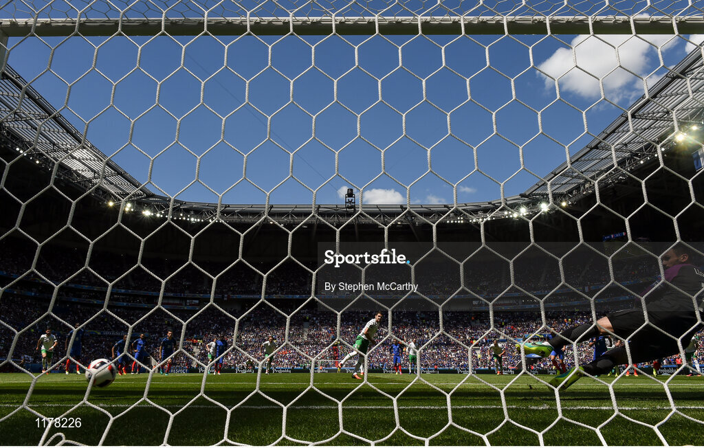 26 June 2016; Robbie Brady of Republic of Ireland scores his side's first goal of the game from the penalty spot during the UEFA Euro 2016 Round of 16 match between France and Republic of Ireland at Stade des Lumieres in Lyon, France. Photo by Stephen McCarthy/Sportsfile