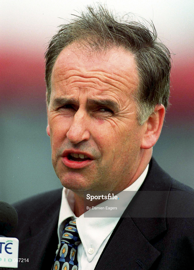 30 June 2001; Trainer Luke Comer at the Curragh Racecourse in Kildare. Photo by Damien Eagers/Sportsfile