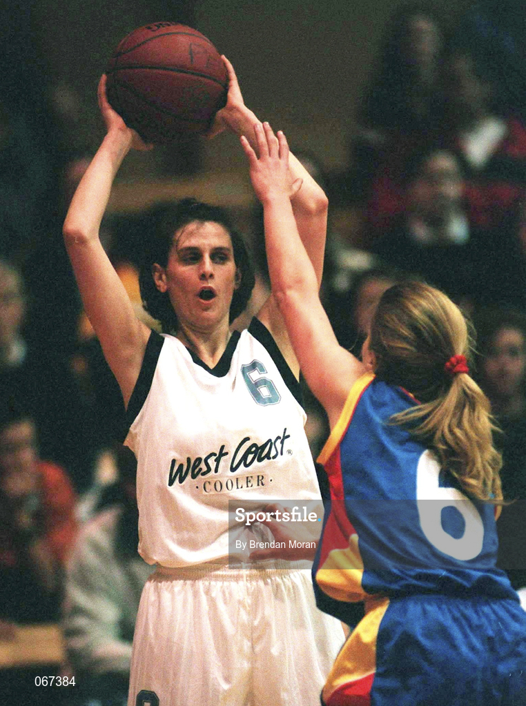 24 January 1998; Karen Staunton of Meteors during the Sprite Women's Senior National Cup Semi-Final between Snowcream Waterford Wildcats and Meteors at the National Basketball Arena in Tallaght, Dublin. Photo by Brendan Moran/Sportsfile