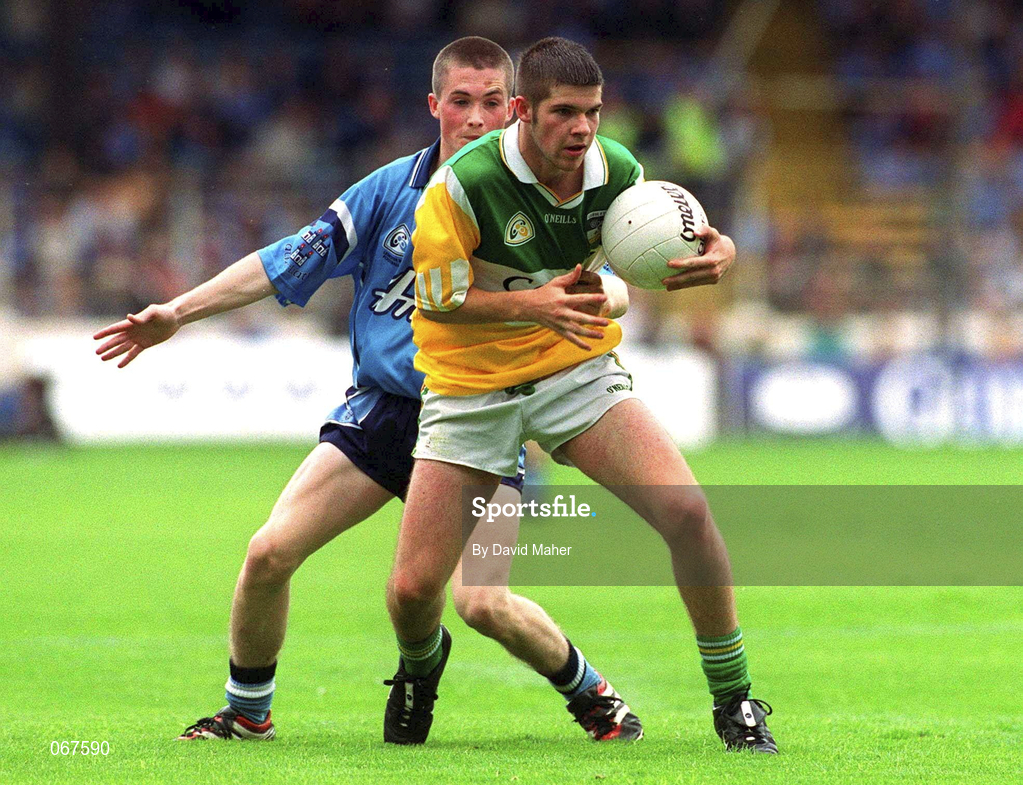 15 July 2001; Mark O'Connor, Offaly, in action against David O'Callaghan, Dublin. Meath v Dublin. Bank of Ireland Leinster Minor Football Final, Croke Park, Dublin. Picture credit; Brian Lawless / SPORTSFILE