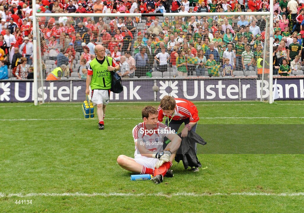 11 July 2010; Louth goalkeeper Neil Gallagher is comforted by a fan Ultan McEnaney at the end of the game. Leinster GAA Football Senior Championship Final, Meath v Louth, Croke Park, Dublin. Photo by Sportsfile