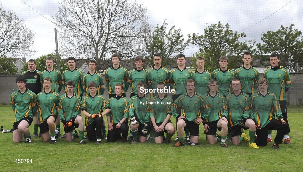 4 May 2010; The St Benildus College panel, back row, left to right, Michael O'Connor, Peter O'Curry, Kevin Quigley, Karl McGrath, Brendan Ó Riain, Eric Barber, Glen Whealan, Aodán Clabby, Paul Mannion, Donal Butler, Alan McMahon, Eamonn Roe, front row, left to right, Darragh Byrne, Stephen Fitzsimons, Fergal Duffy, David Byrne, Rob Doyle, Alan Carroll, Colm Egan, Shane Butler, Darragh Quinn. Dublin School Senior Football A Final, St Benildus College v Colaiste Eoin, O'Toole Park, Crumlin, Dublin. Picture credit: Dáire Brennan / SPORTSFILE