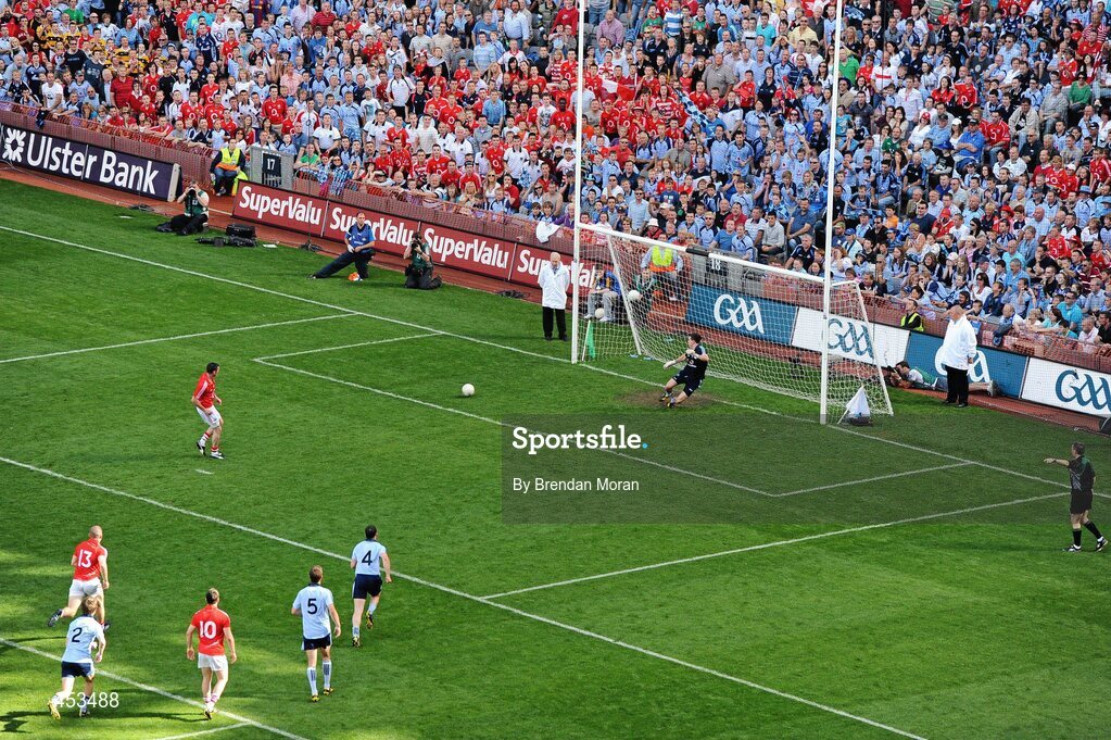 22 August 2010; Donncha O'Connor, Cork, scores his side's penalty past Dublin goalkeeper Stephen Cluxton. GAA Football All-Ireland Senior Championship Semi-Final, Dublin v Cork, Croke Park, Dublin. Picture credit: Brendan Moran / SPORTSFILE