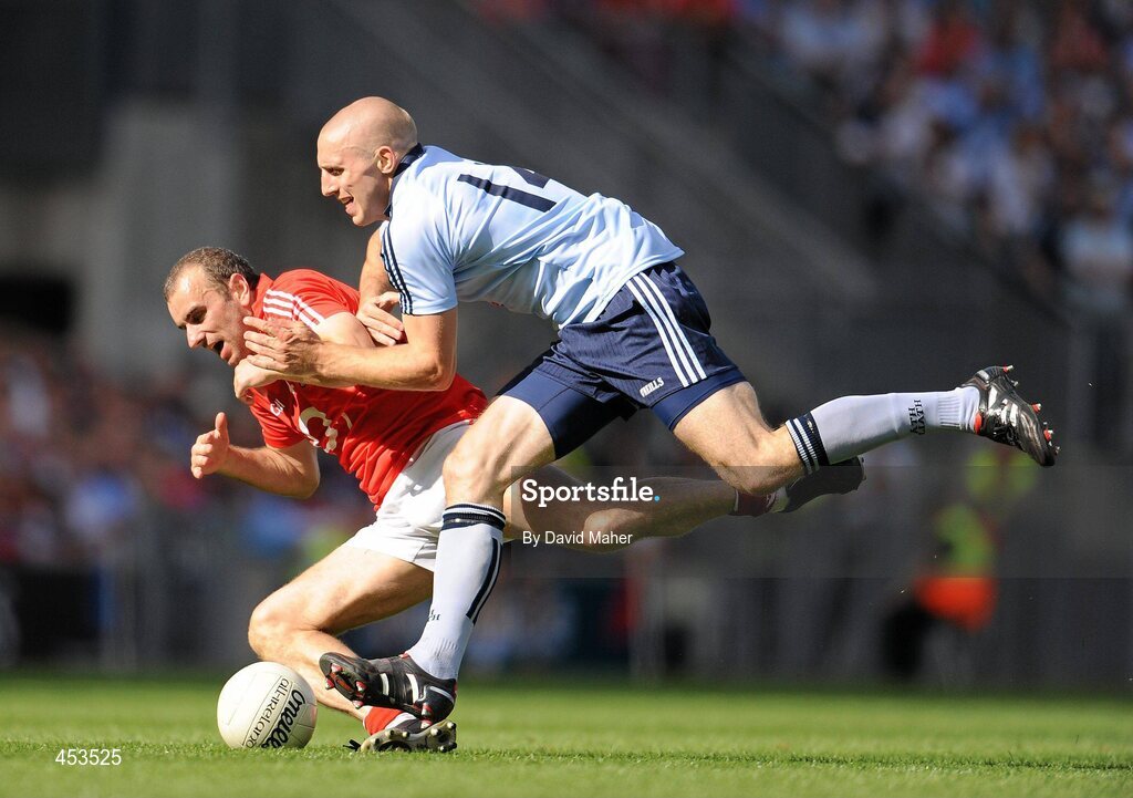 22 August 2010; John Miskella, Cork, in action against Eoghan O'Gara, Dublin. GAA Football All-Ireland Senior Championship Semi-Final, Dublin v Cork, Croke Park, Dublin. Picture credit: David Maher / SPORTSFILE