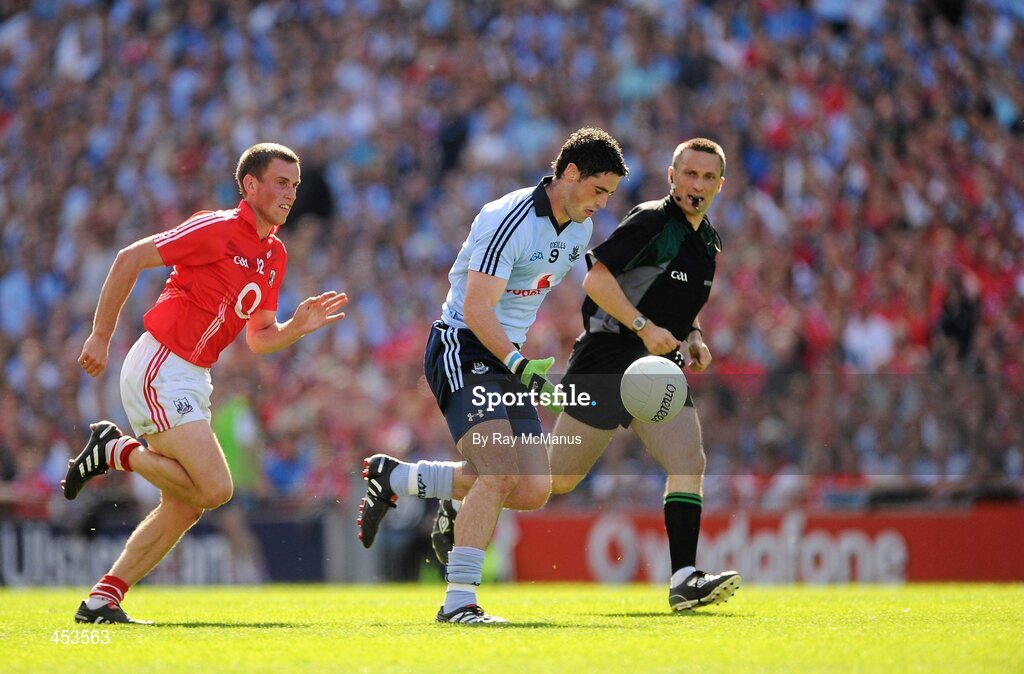 22 August 2010; Ross McConnell, Dublin, in action against Patrick Kelly, Cork. GAA Football All-Ireland Senior Championship Semi-Final, Dublin v Cork, Croke Park, Dublin. Picture credit: Ray McManus / SPORTSFILE