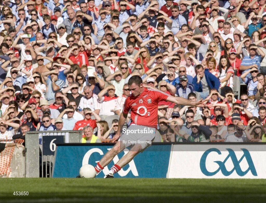 22 August 2010; Donncha O'Connor, Cork, scores a late free, which put Cork ahead for the first time in the game. GAA Football All-Ireland Senior Championship Semi-Final, Dublin v Cork, Croke Park, Dublin. Picture credit: Dáire Brennan / SPORTSFILE