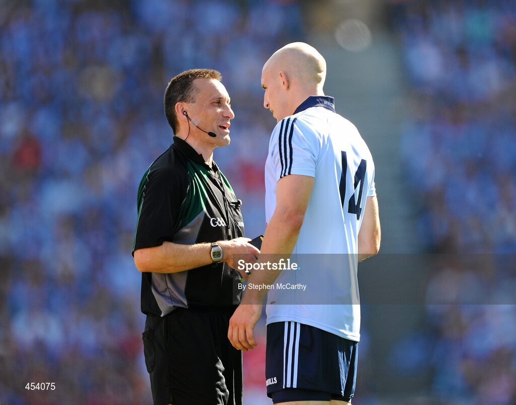 22 August 2010; Referee Maurice Deegan speaks with Eoghan O'Gara, Dublin, before issuing a yellow card. GAA Football All-Ireland Senior Championship Semi-Final, Dublin v Cork, Croke Park, Dublin. Picture credit: Stephen McCarthy / SPORTSFILE