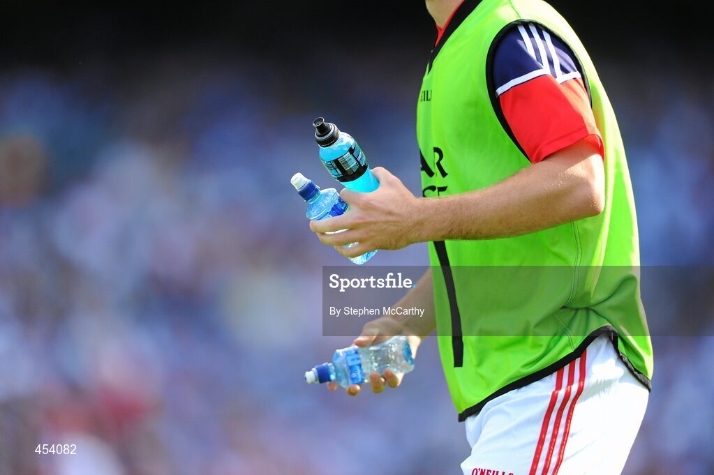 22 August 2010; A Cork Maor Uisce offers players a choice of drink. GAA Football All-Ireland Senior Championship Semi-Final, Dublin v Cork, Croke Park, Dublin. Picture credit: Stephen McCarthy / SPORTSFILE