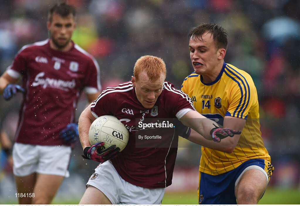 10 July 2016; Declan Kyne of Galway in action against Enda Smith of Roscommon during the Connacht GAA Football Senior Championship Final between Roscommon and Galway at Pearse Stadium in Galway. Photo by Sportsfile