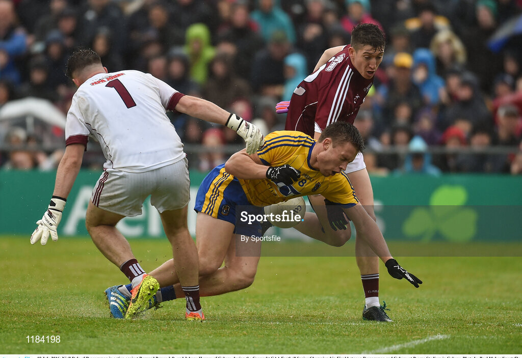 10 July 2016; Niall Daly of Roscommon in action against Bernard Power, left, and Johnny Heaney of Galway during the Connacht GAA Football Senior Championship Final between Roscommon and Galway at Pearse Stadium in Galway. Photo by Sportsfile