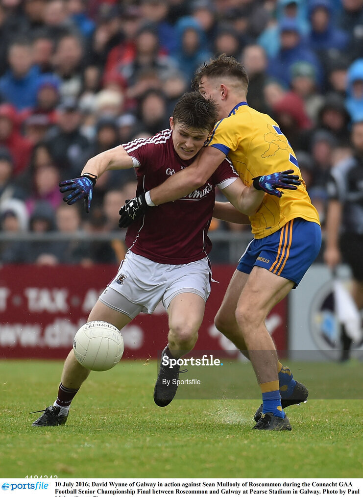 10 July 2016; David Wynne of Galway in action against Sean Mullooly of Roscommon during the Connacht GAA Football Senior Championship Final between Roscommon and Galway at Pearse Stadium in Galway. Photo by Sportsfile