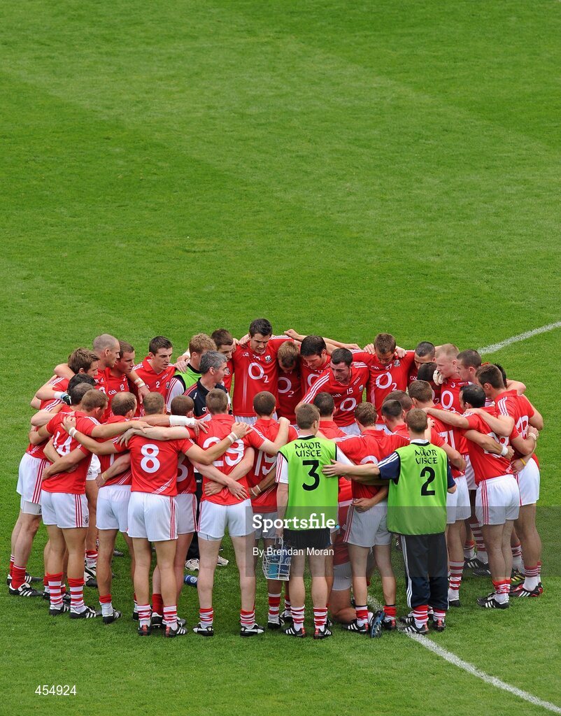 22 August 2010; The Cork team gather together in a huddle before the game. GAA Football All-Ireland Senior Championship Semi-Final, Dublin v Cork, Croke Park, Dublin. Picture credit: Brendan Moran / SPORTSFILE