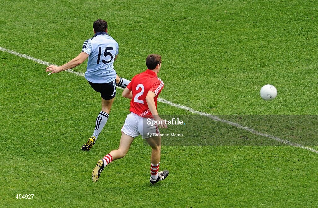 22 August 2010; Bernard Brogan, 15, Dublin, scores his side's goal against Cork. GAA Football All-Ireland Senior Championship Semi-Final, Dublin v Cork, Croke Park, Dublin. Picture credit: Brendan Moran / SPORTSFILE