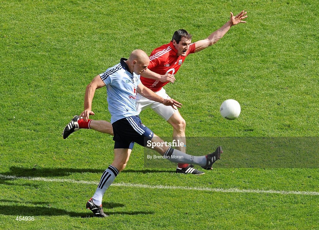 22 August 2010; Eoghan O'Gara, Dublin, in action against Graham Canty, Cork. GAA Football All-Ireland Senior Championship Semi-Final, Dublin v Cork, Croke Park, Dublin. Picture credit: Brendan Moran / SPORTSFILE