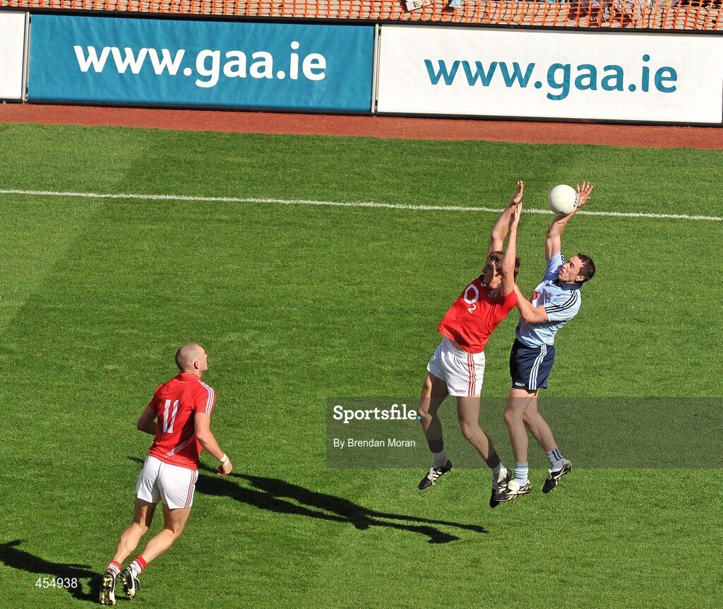 22 August 2010; Aidan Walsh, Cork, and Barry Cahill, Dublin, contest possession. GAA Football All-Ireland Senior Championship Semi-Final, Dublin v Cork, Croke Park, Dublin. Picture credit: Brendan Moran / SPORTSFILE