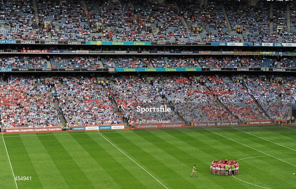 22 August 2010; The Cork team gather together in a huddle before the game. GAA Football All-Ireland Senior Championship Semi-Final, Dublin v Cork, Croke Park, Dublin. Picture credit: Brendan Moran / SPORTSFILE