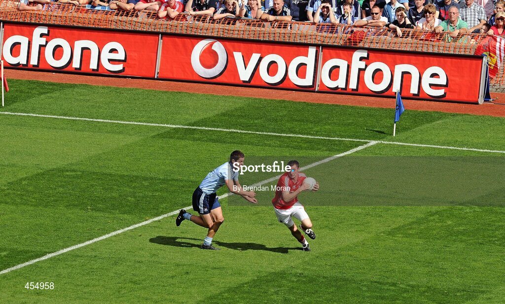 22 August 2010; Donncha O'Connor, Cork, in action against Rory O'Carroll, Dublin. GAA Football All-Ireland Senior Championship Semi-Final, Dublin v Cork, Croke Park, Dublin. Picture credit: Brendan Moran / SPORTSFILE