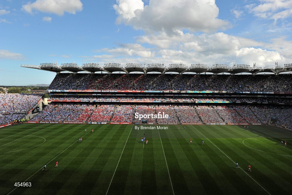 22 August 2010; A general view of Croke Park as referee Maurice Deegan throws the ball in for the start of the second half. GAA Football All-Ireland Senior Championship Semi-Final, Dublin v Cork, Croke Park, Dublin. Picture credit: Brendan Moran / SPORTSFILE