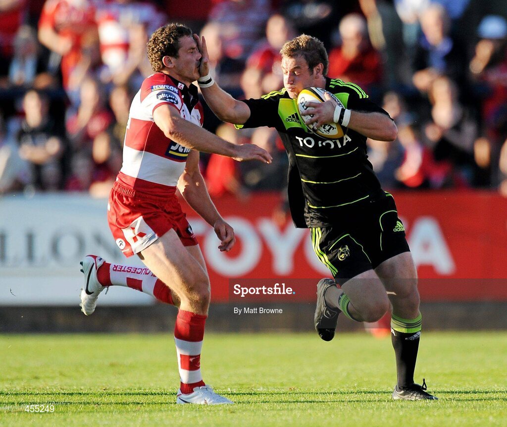 27 August 2010; Johne Murphy, Munster, is tackled by Tim Molenaar, Gloucester. Pre-Season Friendly, Munster v Gloucester, Musgrave Park, Cork. Picture credit: Matt Browne / SPORTSFILE