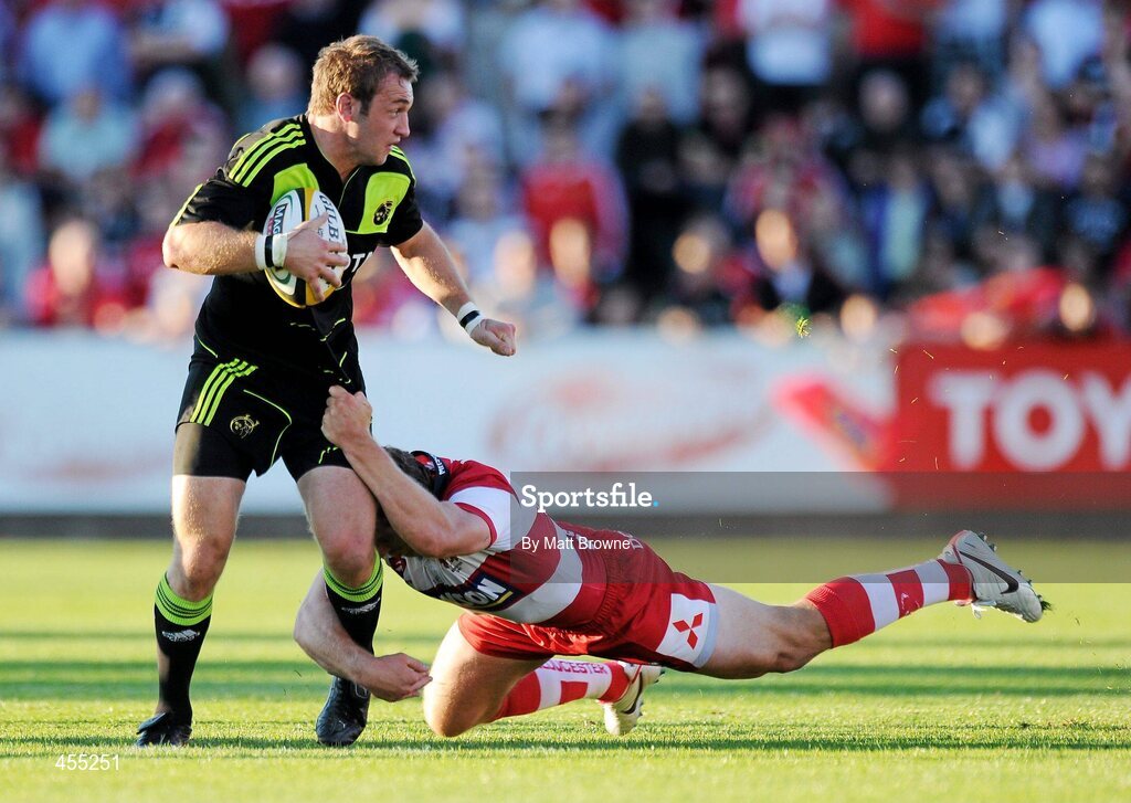 27 August 2010; Johne Murphy, Munster, is tackled by Tim Molenaar, Gloucester. Pre-Season Friendly, Munster v Gloucester, Musgrave Park, Cork. Picture credit: Matt Browne / SPORTSFILE