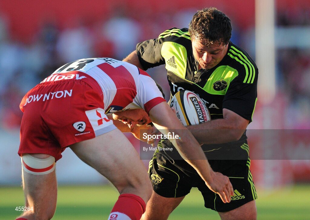 27 August 2010; Wian de Preez, Munster, is tackled by Tim Molenaar, Gloucester. Pre-Season Friendly, Munster v Gloucester, Musgrave Park, Cork. Picture credit: Matt Browne / SPORTSFILE