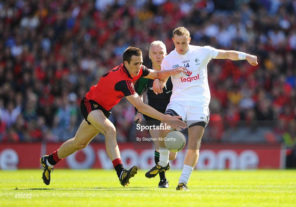 29 August 2010; Alan Smith, Kildare, in action against Dan Gordan, Down. GAA Football All-Ireland Senior Championship Semi-Final, Kildare v Down, Croke Park, Dublin. Picture credit: Stephen McCarthy / SPORTSFILE