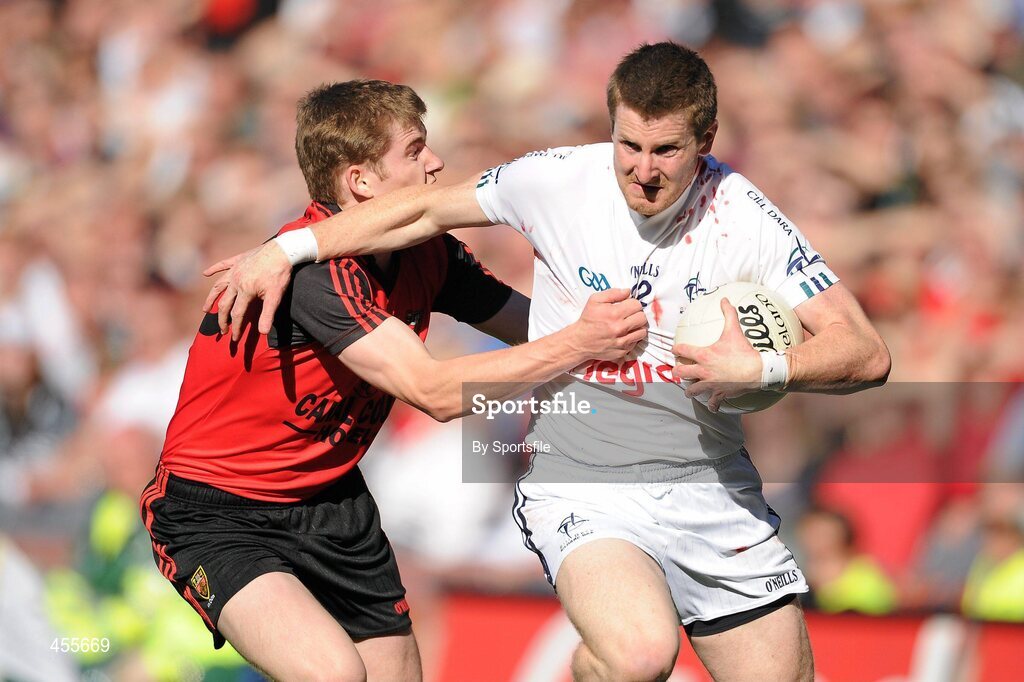 29 August 2010; Karl Ennis, Kildare, in action against Conor Maginn, Down. GAA Football All-Ireland Senior Championship Semi-Final, Kildare v Down, Croke Park, Dublin. Photo by Sportsfile