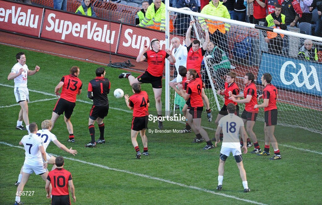 29 August 2010; The ball comes off the Down crossbar from a free kick by Kildare's Robert Kelly late in injury time. GAA Football All-Ireland Senior Championship Semi-Final, Kildare v Down, Croke Park, Dublin. Picture credit: Brendan Moran / SPORTSFILE