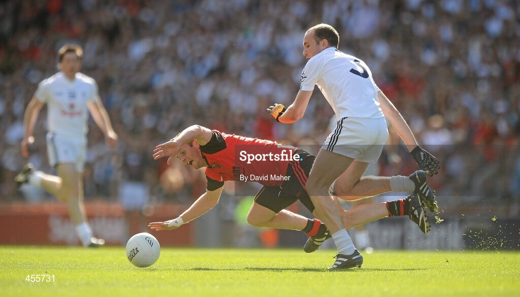 29 August 2010; Brendan Coulter, Down, in action against Hugh McGrillen, Kildare. GAA Football All-Ireland Senior Championship Semi-Final, Kildare v Down, Croke Park, Dublin. Picture credit: David Maher / SPORTSFILE