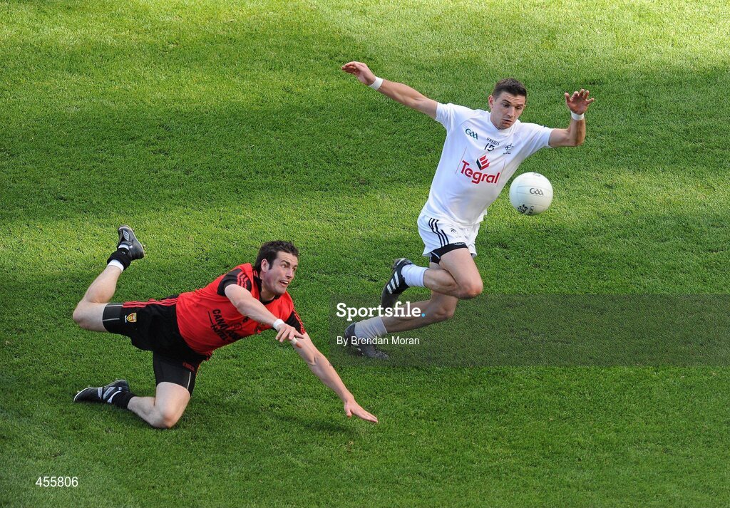 29 August 2010; Eamonn Callaghan, Kildare, and Kevin McTernan, Down, race for possession. GAA Football All-Ireland Senior Championship Semi-Final, Kildare v Down, Croke Park, Dublin. Picture credit: Brendan Moran / SPORTSFILE