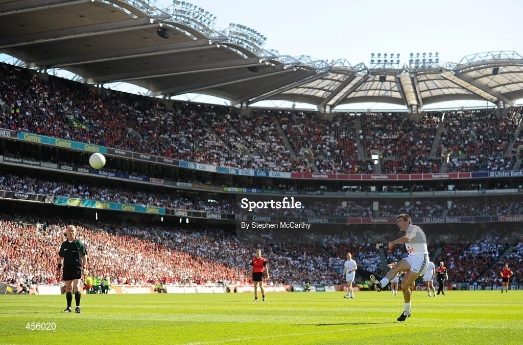 29 August 2010; John Doyle, Kildare, scores a first half free. GAA Football All-Ireland Senior Championship Semi-Final, Kildare v Down, Croke Park, Dublin. Picture credit: Stephen McCarthy / SPORTSFILE