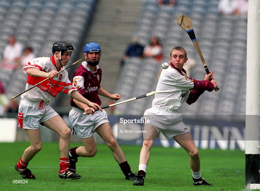 29 July 2001; Derry goalkeeper Paul Dullaghan clears the ball during the All-Ireland Minor Hurling Championship Quarter Final match between Galway and Derry at Croke Park in Dublin. Photo by Brian Lawless/Sportsfile