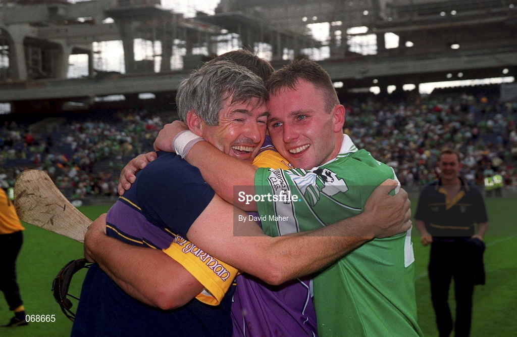 17 August 1997; Wexford Manager Tony Dempsey celebrates with his players following the GAA All-Ireland Senior Hurling Championship Semi-Final match between Tipperary and Wexford at Croke Park in Dublin. Photo by David Maher/Sportsfile