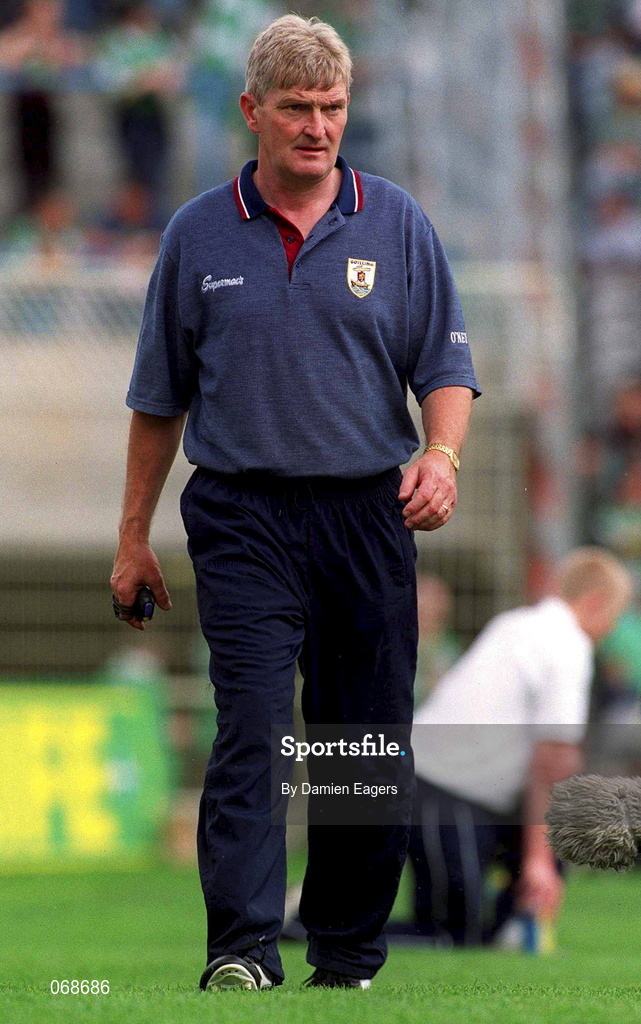 29 July 2001; Galway manager Noel Lane during the Guinness All-Ireland Senior hurling Championship Quarter-Final match between Galway and Derry at Croke Park in Dublin. Photo by Damien Eagers/Sportsfile