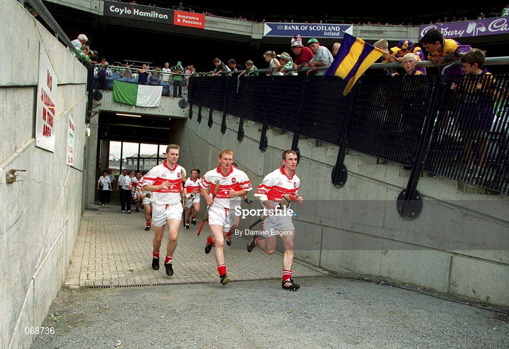 29 July 2001; Derry players make their way out to the pitch ahead of the Guinness All-Ireland Senior hurling Championship Quarter-Final match between Galway and Derry at Croke Park in Dublin. Photo by Damien Eagers/Sportsfile