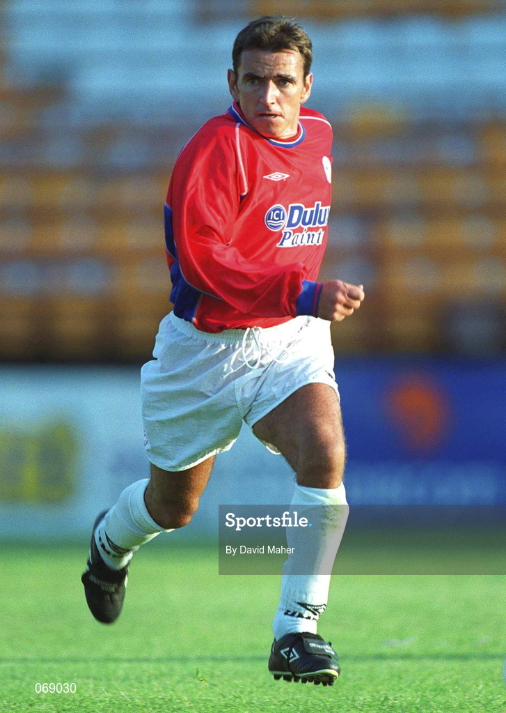 27 July 2001; Pat Fenlon of Shelbourne during the pre-season friendly match between Shelbourne and Wycombe Wanderers at Tolka Park in Dublin. Photo by David Maher/Sportsfile