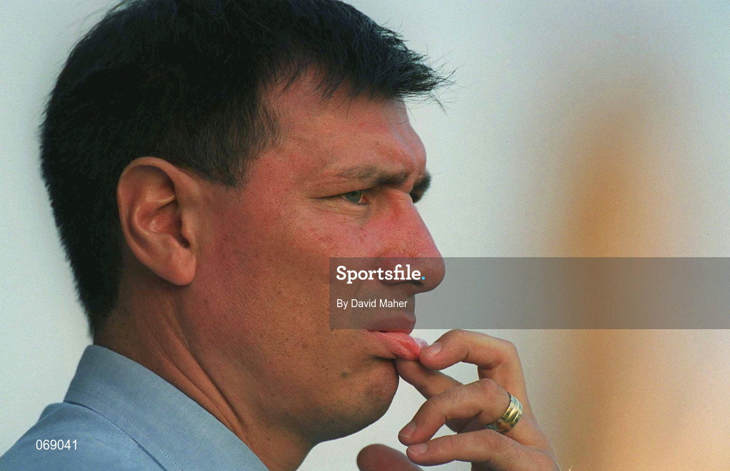 27 July 2001; Wycombe Wanderers manager Laurie Sanchez during the pre-season friendly match between Shelbourne and Wycombe Wanderers at Tolka Park in Dublin. Photo by David Maher/Sportsfile