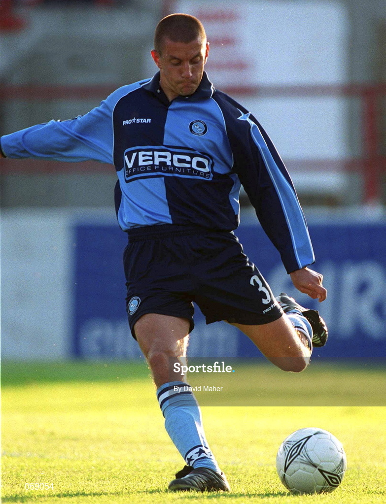 27 July 2001; Chris Vinnicombe of Wycombe Wanderers during the pre-season friendly match between Shelbourne and Wycombe Wanderers at Tolka Park in Dublin. Photo by David Maher/Sportsfile