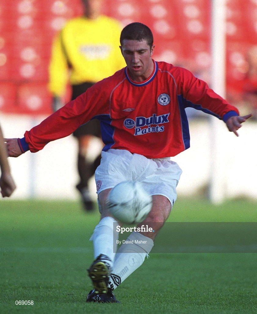 27 July 2001; Owen Heary of Shelbourne during the pre-season friendly match between Shelbourne and Wycombe Wanderers at Tolka Park in Dublin. Photo by David Maher/Sportsfile