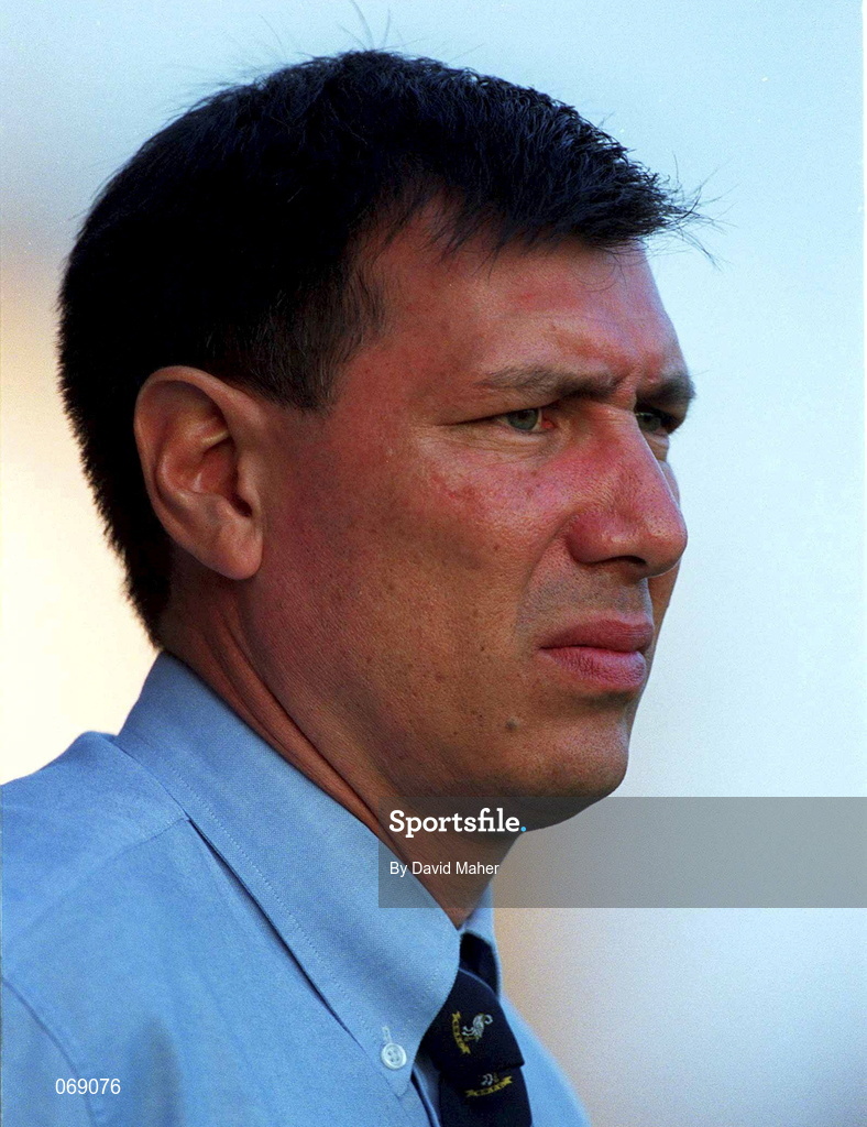 27 July 2001; Wycombe Wanderers manager Laurie Sanchez during the pre-season friendly match between Shelbourne and Wycombe Wanderers at Tolka Park in Dublin. Photo by David Maher/Sportsfile