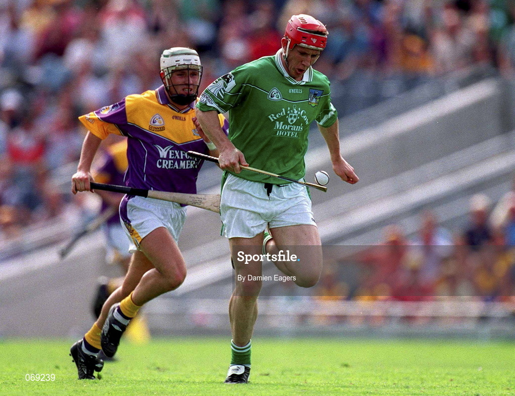 29 July 2001; Ollie Moran iof Limerick during the Guinness All-Ireland Senior Hurling Championship Quarter-Final match between Wexford and Limerick at Croke Park in Dublin. Photo by Damien Eagers/Sportsfile