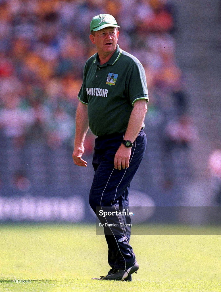 29 July 2001; Limerick manager Eamonn Cregan during the Guinness All-Ireland Senior Hurling Championship Quarter-Final match between Wexford and Limerick at Croke Park in Dublin. Photo by Damien Eagers/Sportsfile