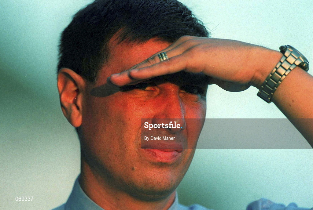 27 July 2001; Wycombe Wanderers manager Laurie Sanchez during the pre-season friendly match between Shelbourne and Wycombe Wanderers at Tolka Park in Dublin. Photo by David Maher/Sportsfile