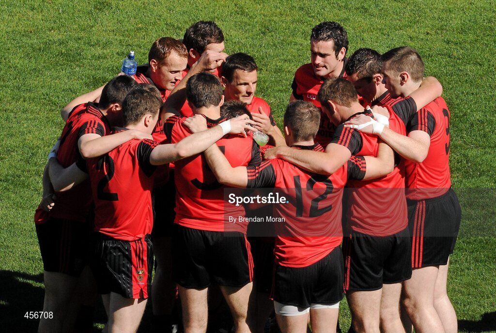 29 August 2010; The Down team gather together in a huddle before the game. GAA Football All-Ireland Senior Championship Semi-Final, Kildare v Down, Croke Park, Dublin. Picture credit: Brendan Moran / SPORTSFILE