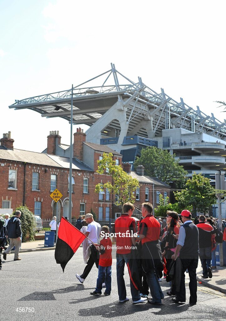 29 August 2010; Down supporters making their way to Croke Park before the game. GAA Football All-Ireland Senior Championship Semi-Final, Kildare v Down, Croke Park, Dublin. Picture credit: Brendan Moran / SPORTSFILE