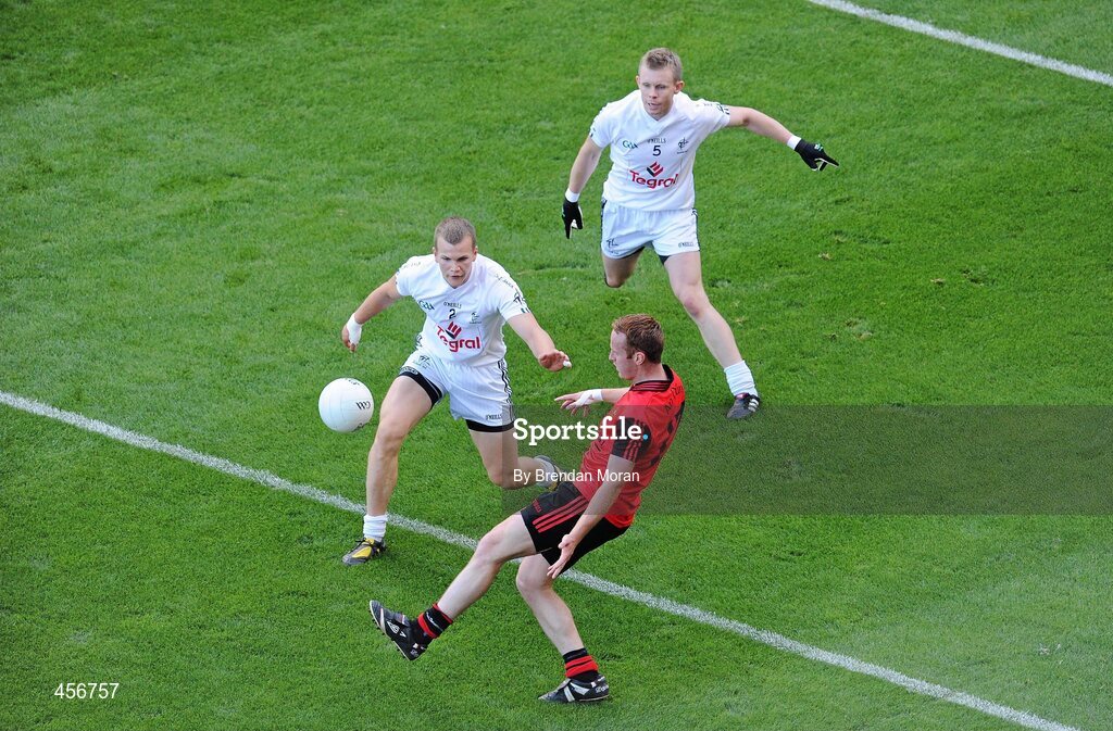 29 August 2010; Benny Coulter, Down, in action against Peter Kelly, 2 and Morgan O'Flaherty, Kildare. GAA Football All-Ireland Senior Championship Semi-Final, Kildare v Down, Croke Park, Dublin. Picture credit: Brendan Moran / SPORTSFILE