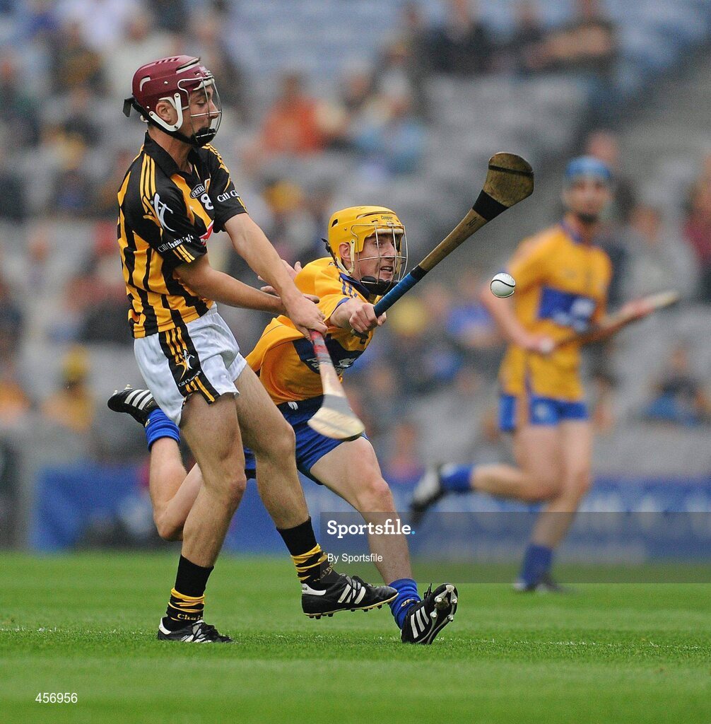 5 September 2010; Kevin Kelly, Kilkenny, in action against Colm Galvin, Clare. ESB GAA Hurling All-Ireland Minor Championship Final, Kilkenny v Clare, Croke Park, Dublin. Photo by Sportsfile