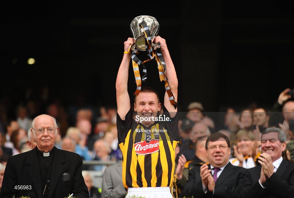 5 September 2010; Kilkenny captain Cillian Buckley lifts the Irish Press Cup. ESB GAA Hurling All-Ireland Minor Championship Final, Kilkenny v Clare, Croke Park, Dublin. Picture credit: Dáire Brennan / SPORTSFILE